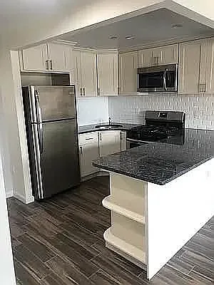 1701 Parkview Ave #5D Photo 1 1701 Parkview Ave #5D Photo 1
