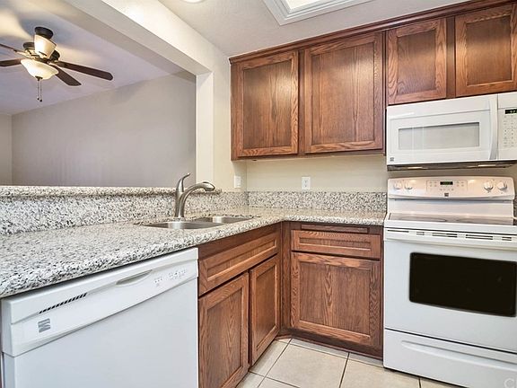 4th image of 82 Birchwood Ln