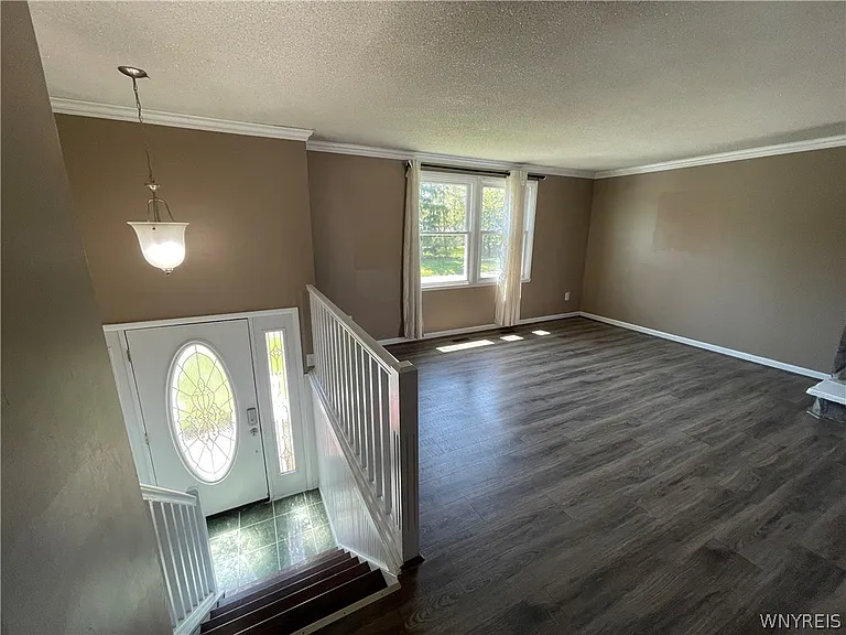 16 W Klein Rd — Photo 2