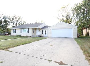 1021 14 St S, Moorhead, MN 56560