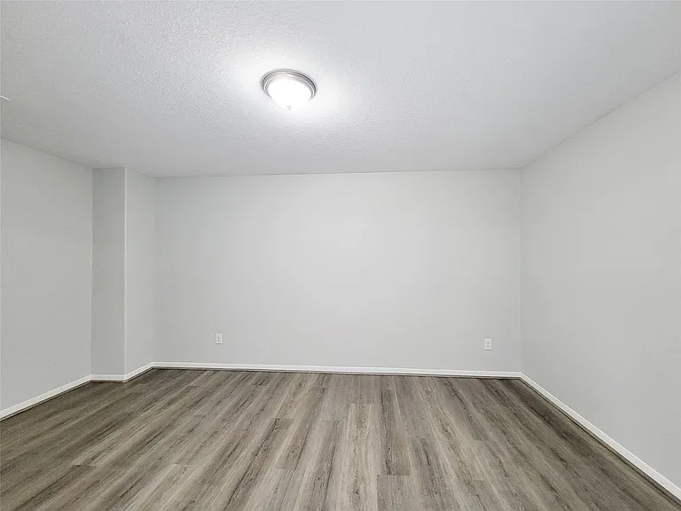 3602 Zephyr Glen Way — Photo 31