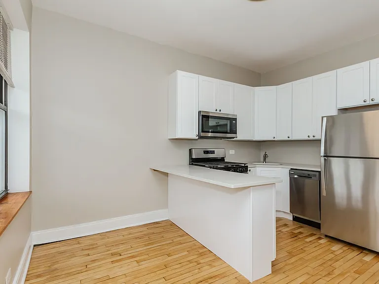 1117 S Racine Ave — Photo 13