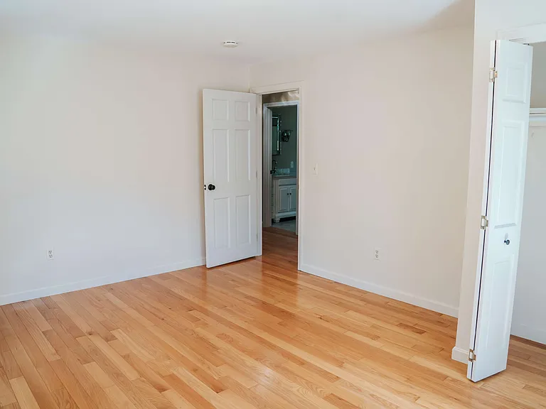 10 Herrick Rd — Photo 17