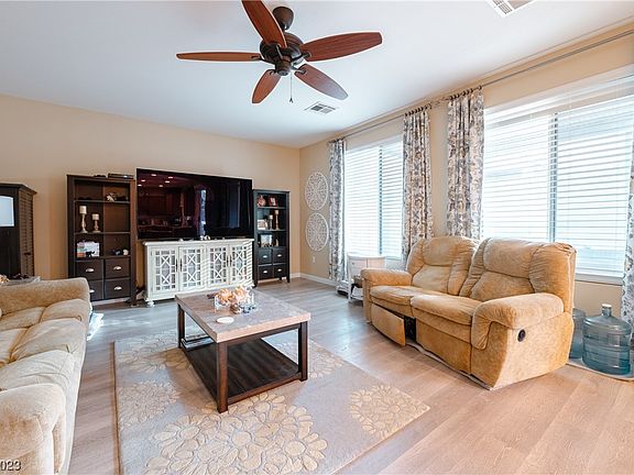 3rd image of 643 Prosser Creek Pl