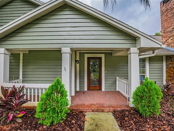 3rd image of 15902 Northlake Village Dr