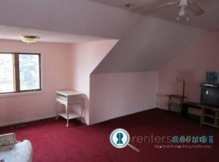 28045 W Roberts Rd, Barrington, IL 60010