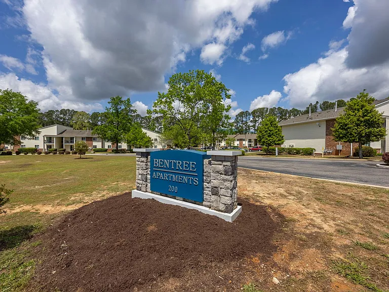 Bentree Apartments — Photo 15