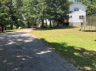 909 E Thompson St, Amity, AR 71921