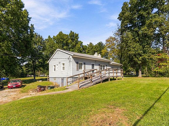 3rd image of 3391 Cole Rd