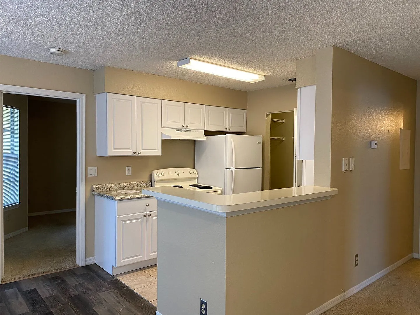 1057 S Hiawassee Rd — Photo 3