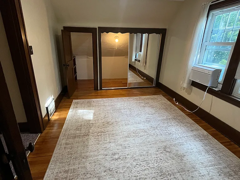 1021 N 47th Ave — Photo 10