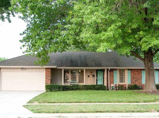 1800 SW Arrowhead Rd, Topeka, KS 66604