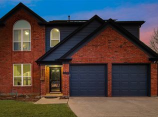 903 Roaring Canyon Rd, Euless, TX 76039