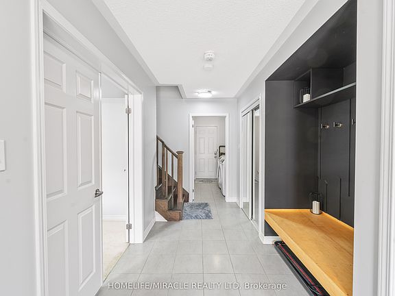 3rd image of 24 Metro Cres