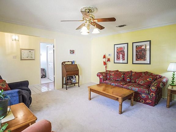 4th image of 2110 Barton Dr