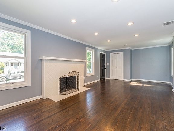 3rd image of 130 Westville Ave