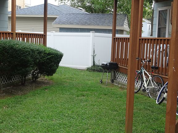 3rd image of 327 Robin Dr #4