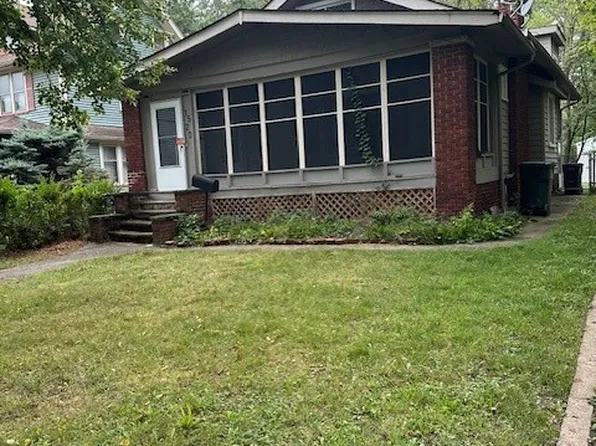 1520 Rydalmount Rd, Cleveland Heights, OH 44118