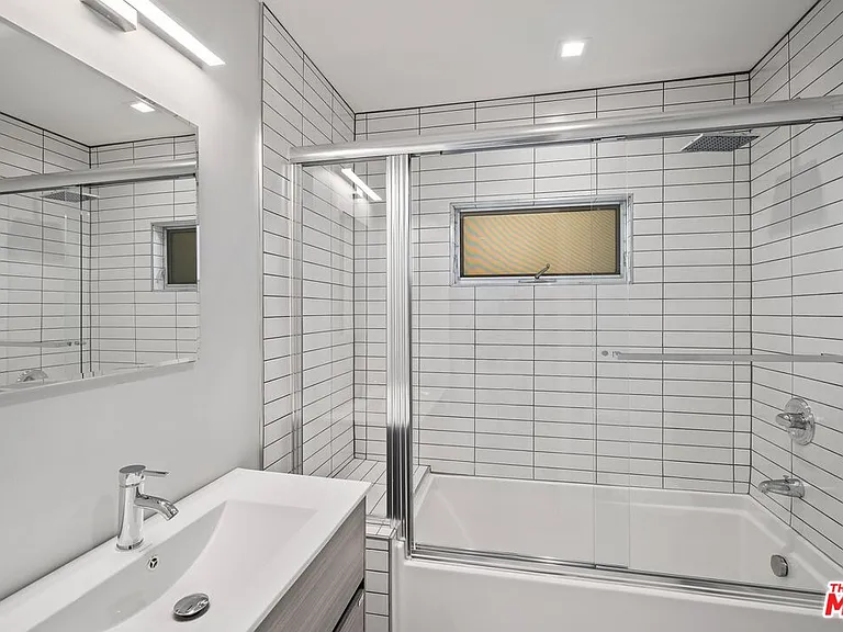 22263 Buena Ventura St — Photo 11