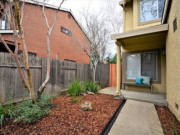 3rd image of 2637 Tyler Way
