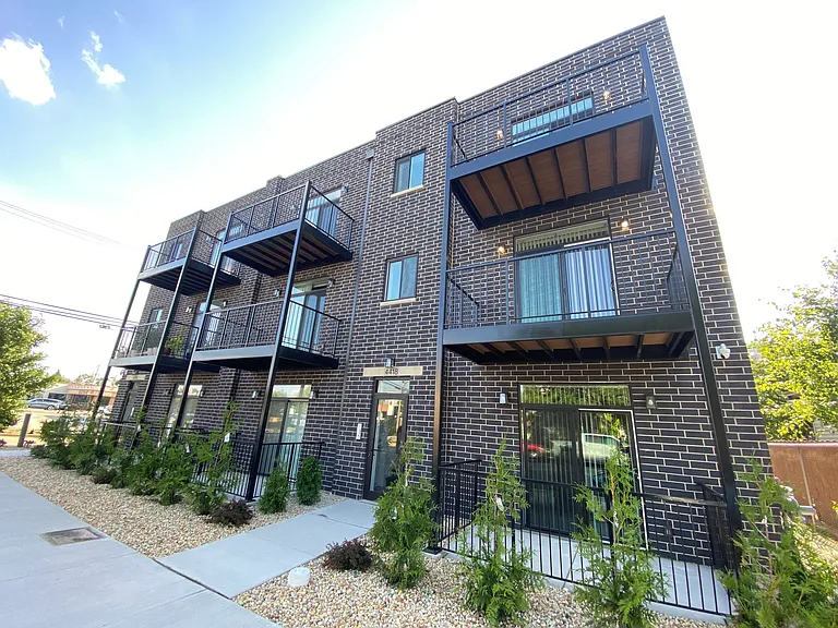 4418 N Austin Ave #101 — Photo 27