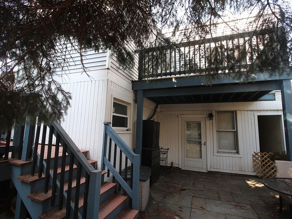 2nd image of 1938 W School St #1R