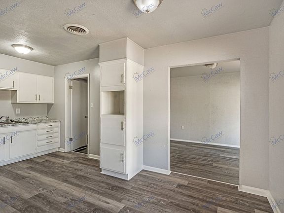 4th image of 811 Vogel St
