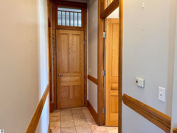 3rd image of 810-201 Cottageview Dr