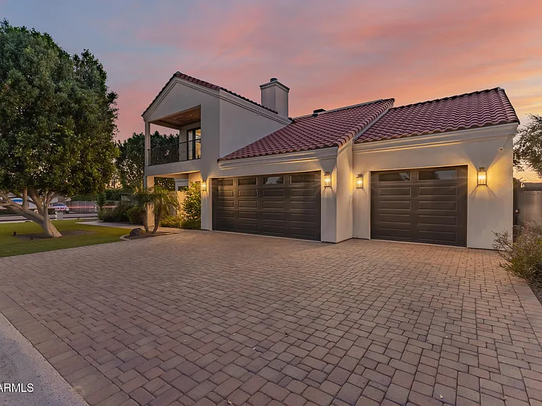 3810 E Campbell Ave — Photo 1