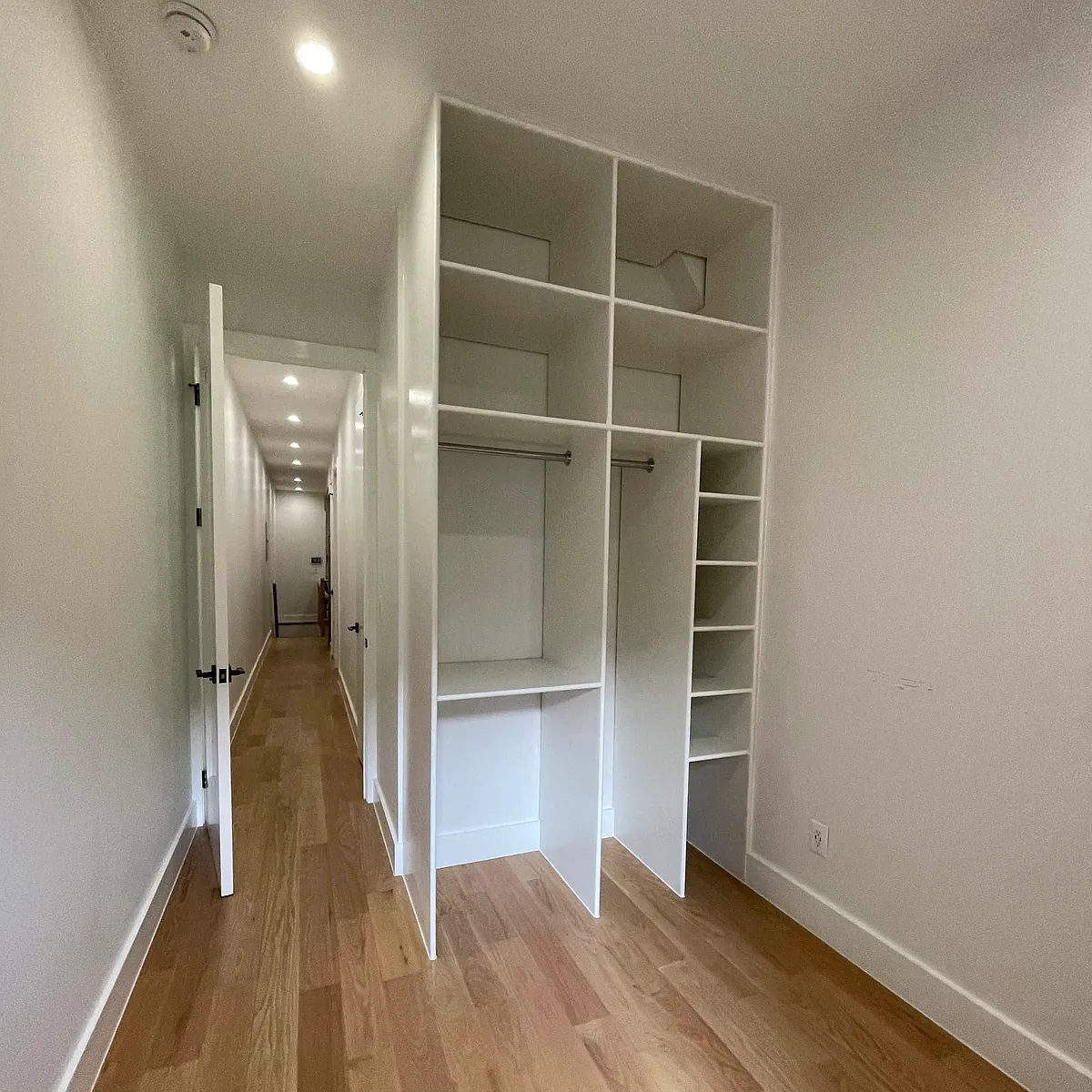 Building Photo - 6 Saint Nicholas Ave #1R