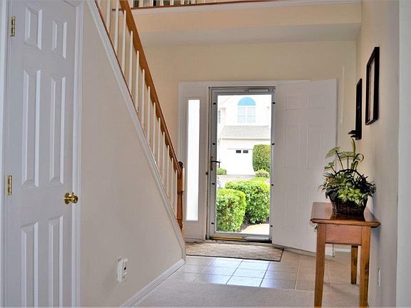 3rd image of 2503 Willow Pond Dr