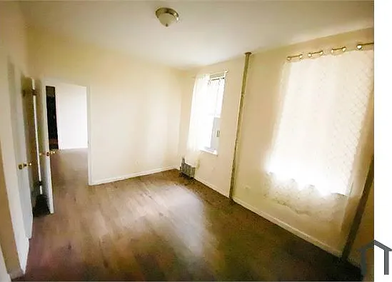 800 E 160th St #4C — Photo 2