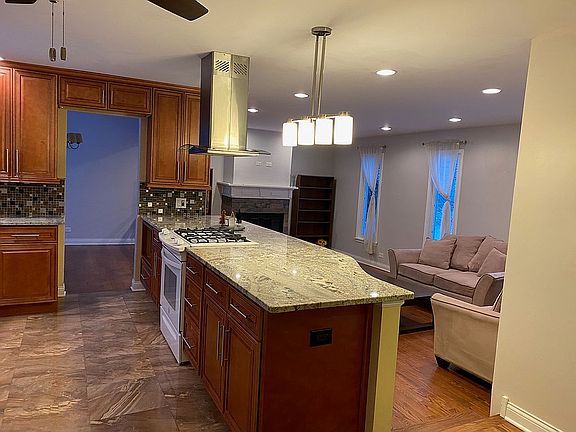 5th image of 4518 Dumoulin Ave