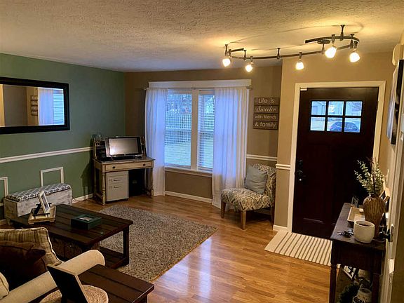 4th image of 226 W Stonebraker Ct