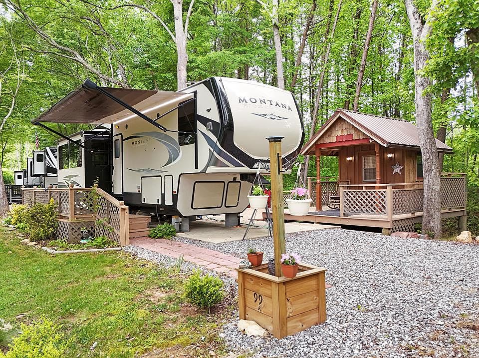 1st image of 99 Moccasin Ln