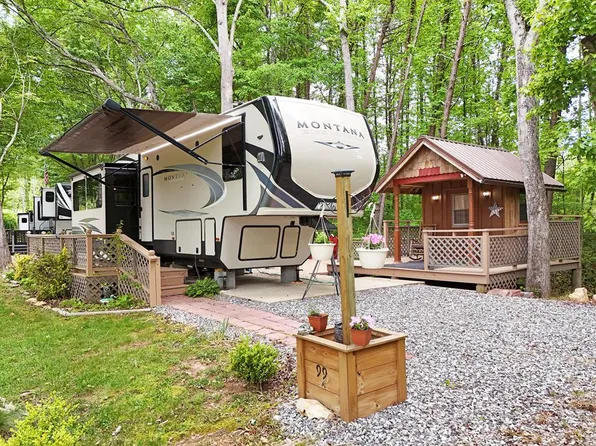 99 Moccasin Ln, Blairsville, GA 30512