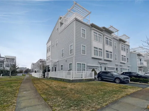 6428 Ocean Ave S, Arverne, NY 11692
