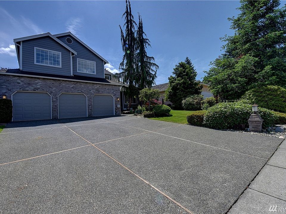 2nd image of 2424 240th St SE