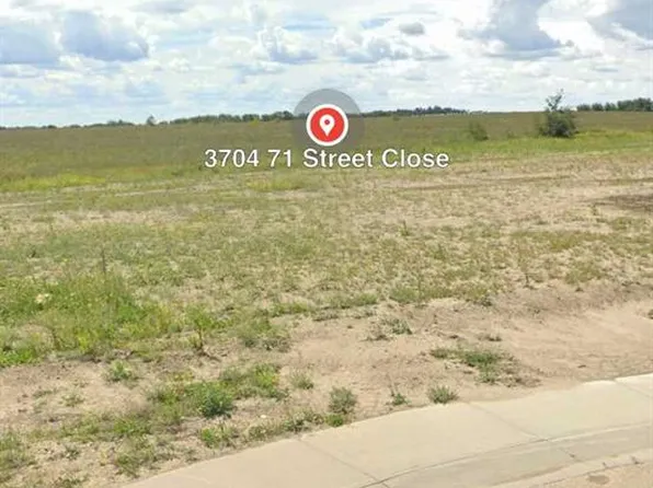 3704 71st St, Camrose, AB T4V 3S7