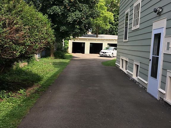 Driveway/Car Port
