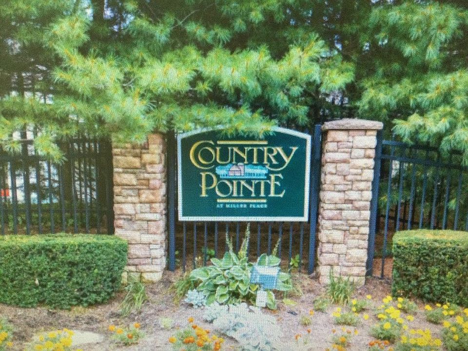 1st image of 32 Meadow Pond Cir