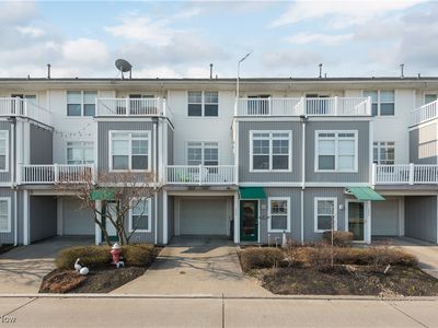 288 E Marina Pkwy, Lorain, OH, 44052