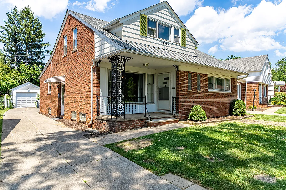 Building Photo - 24111 Edgehill Dr