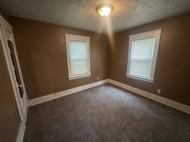 1056 E 99 ST. Cleveland, OH 44108 — Photo 5