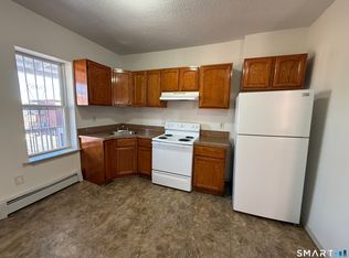 834 Park St #3W, Hartford, CT 06106
