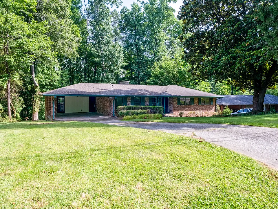 2396 Melinda Dr NE
