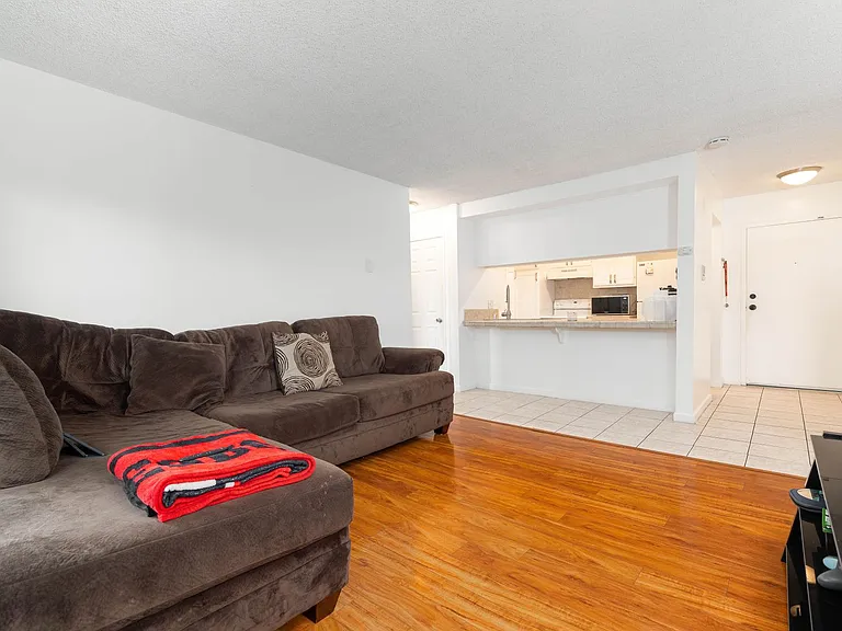 178 4th Ave #11 — Photo 11