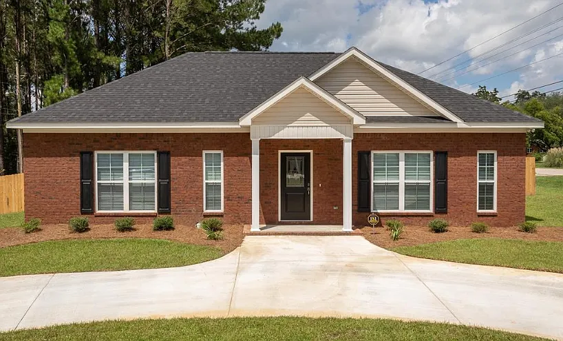 3 bed, 1300 sqft, $1,200 — Photo 1
