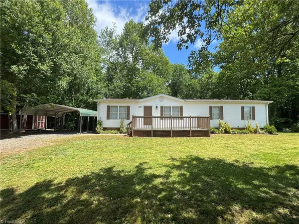 1997 Christian Home Church Rd, Traphill, NC 28685