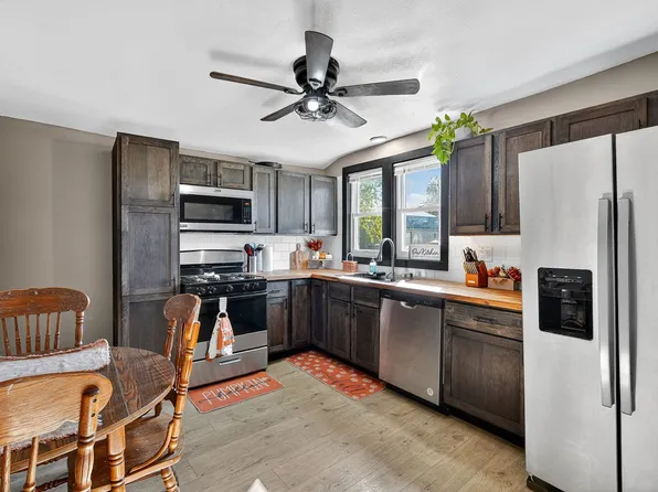 918 W Montgomery St, Knoxville, IA 50138